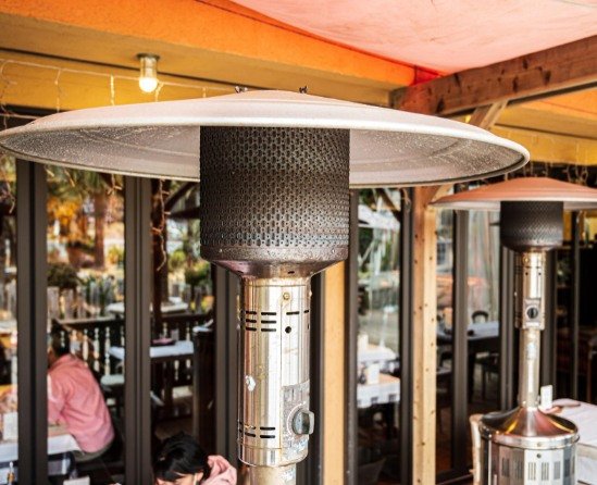 Venta e instalación homologada de estufas de gas para hostelería: terrazas de bares, restaurantes y hoteles España